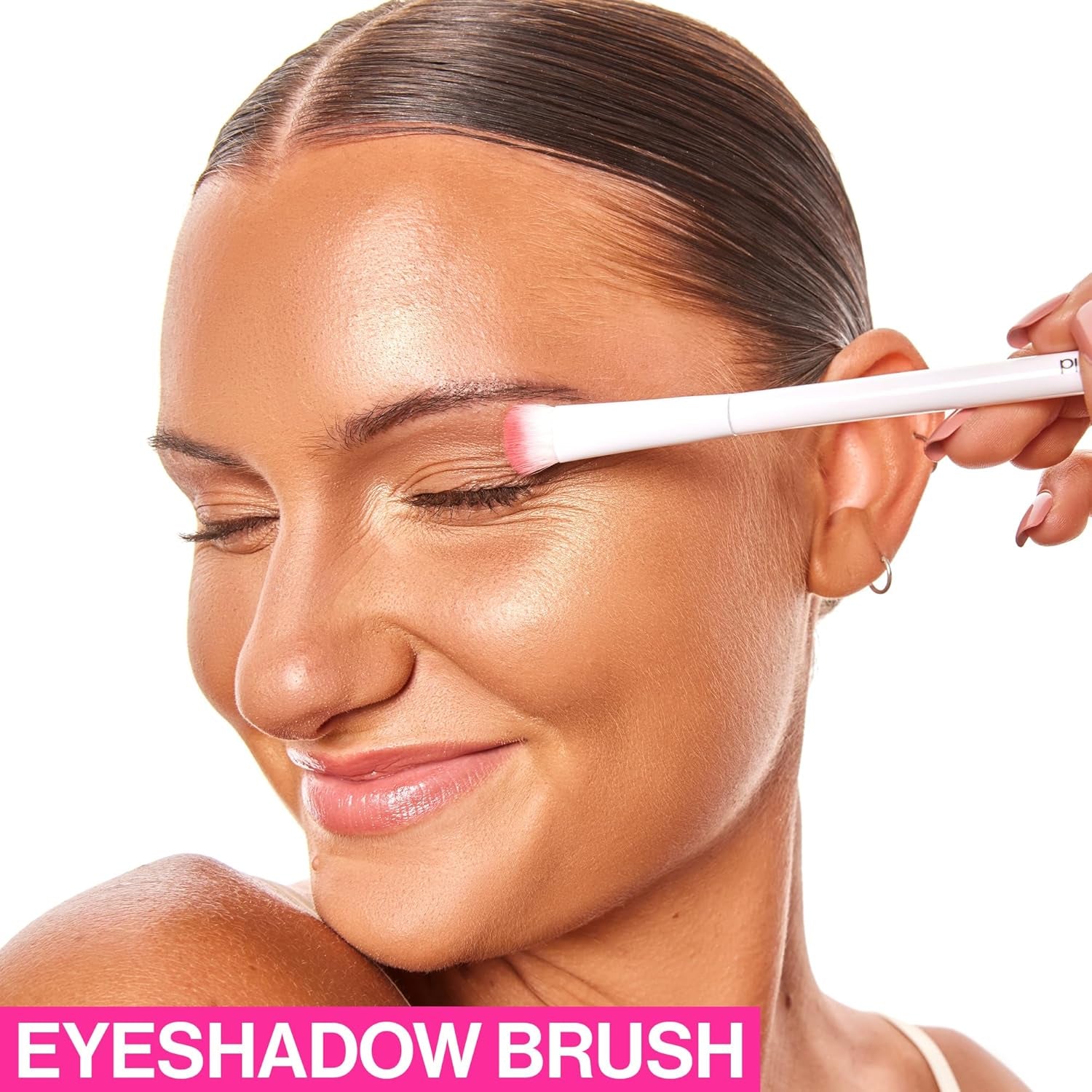 Eyeshadow Brush, Precision Blending Application, Soft Synthetic Fibers, Ergonomic Handle for Comfortable Precision Control